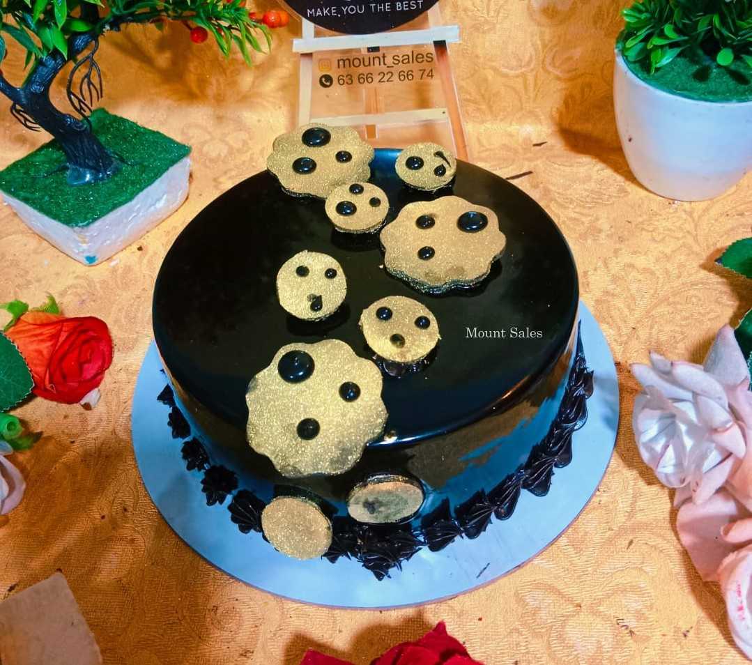 Premium RED N White Velvet Cake